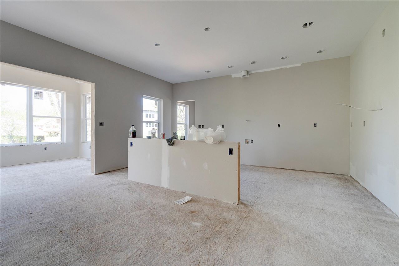 2908 Pine Hill Trce