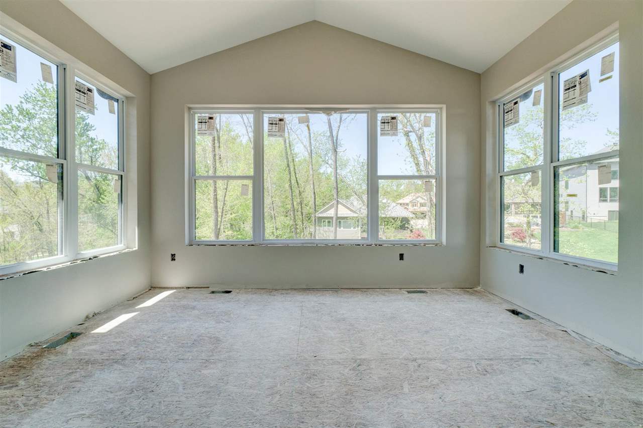 2908 Pine Hill Trce