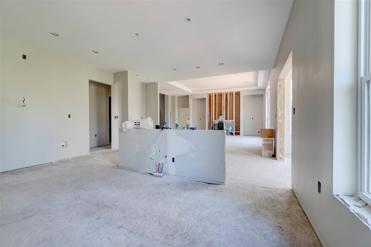2908 Pine Hill Trce