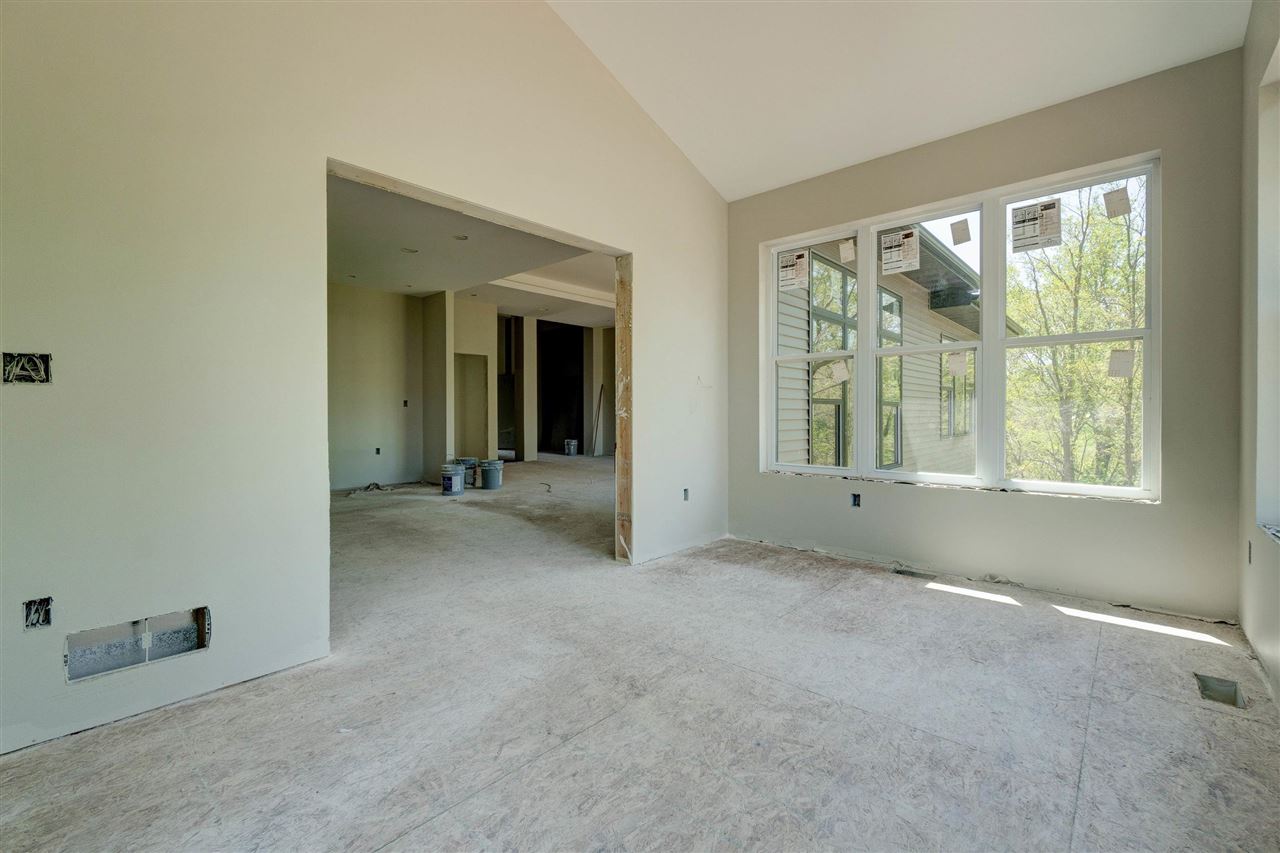 2908 Pine Hill Trce