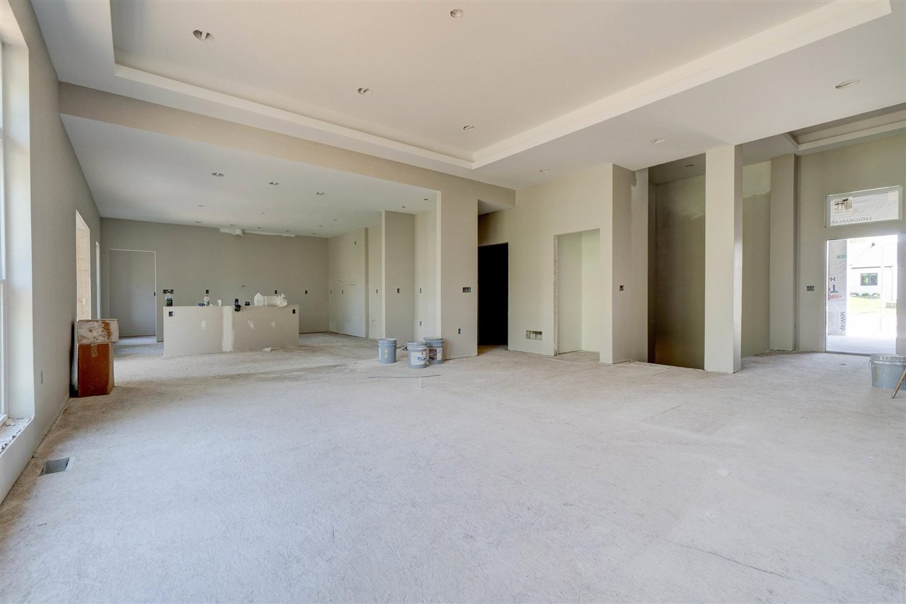 2908 Pine Hill Trce