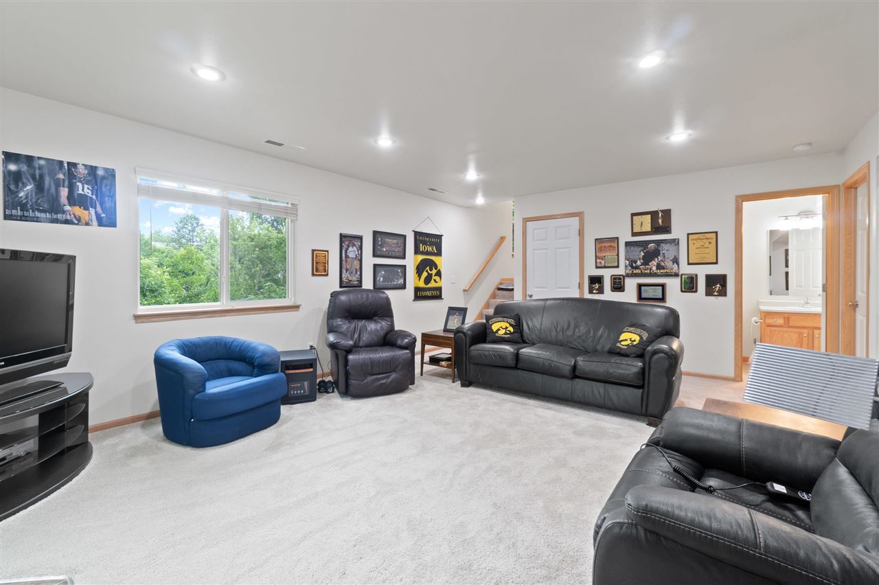 1001 Jensen St