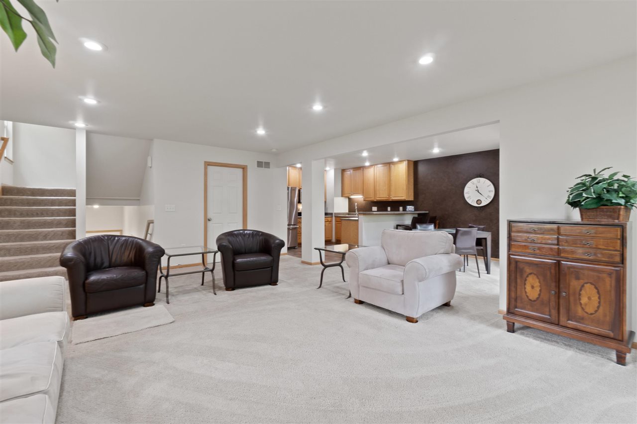 1001 Jensen St