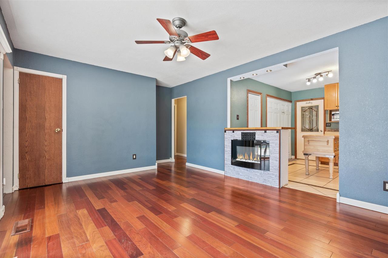 1433 Franklin St.