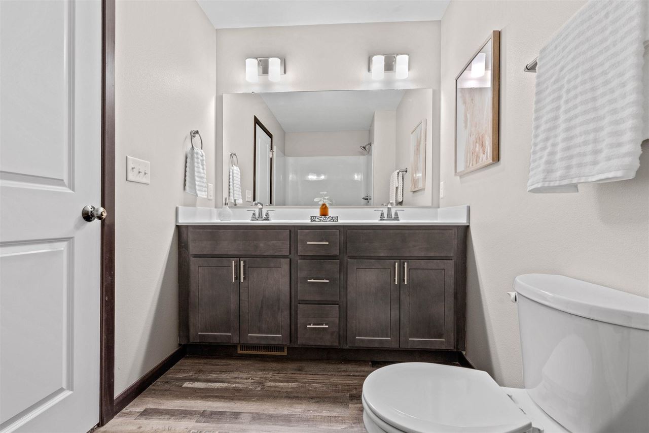 401 - 407 Chloe Dr.