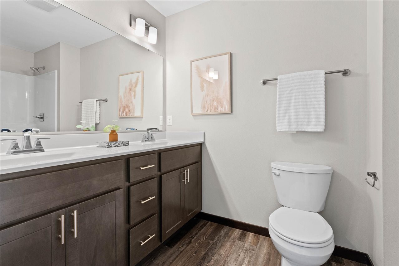 401 - 407 Chloe Dr.