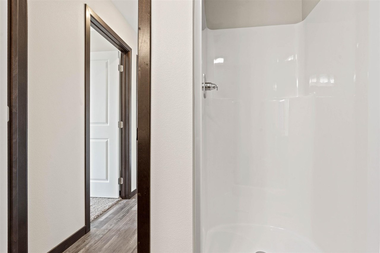 401 - 407 Chloe Dr.