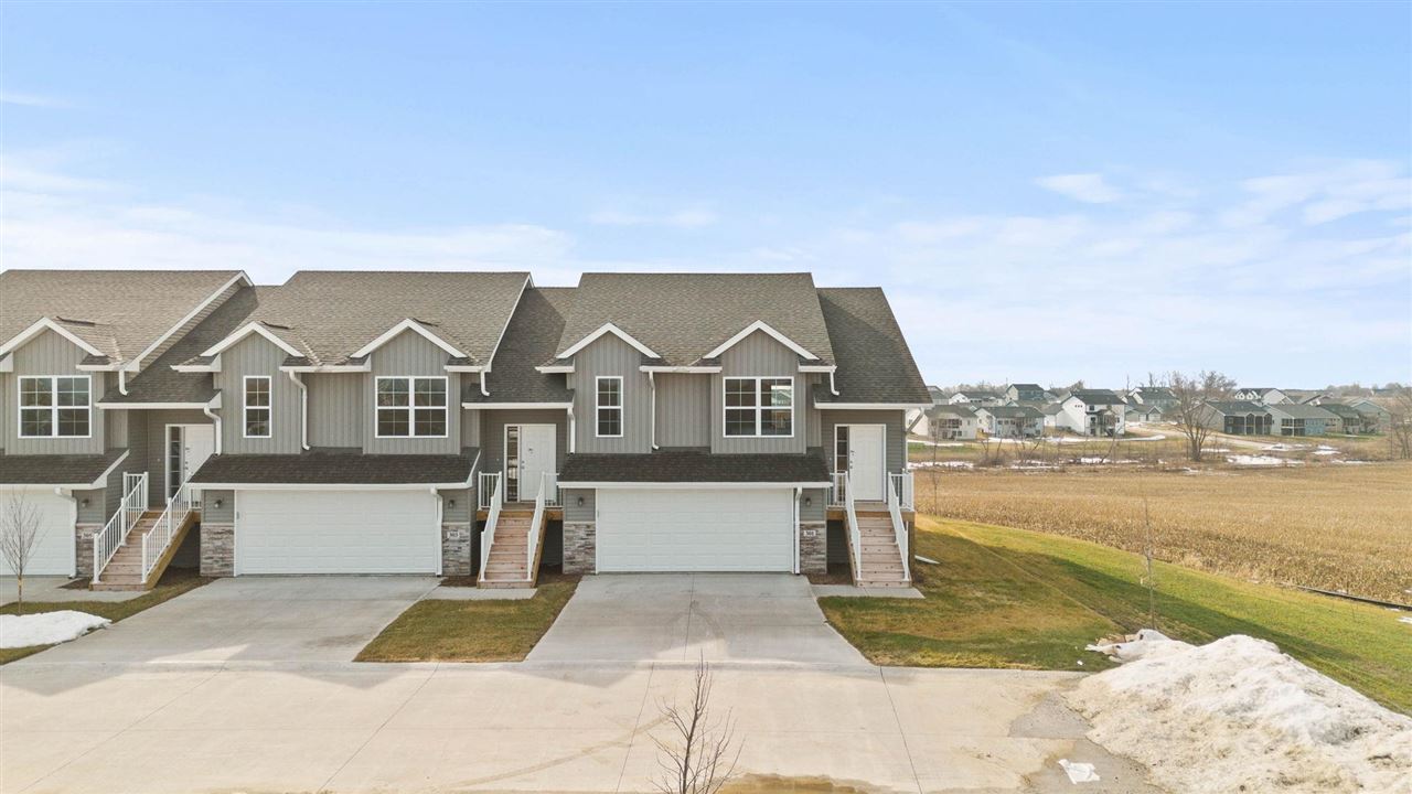 401 - 407 Chloe Dr.