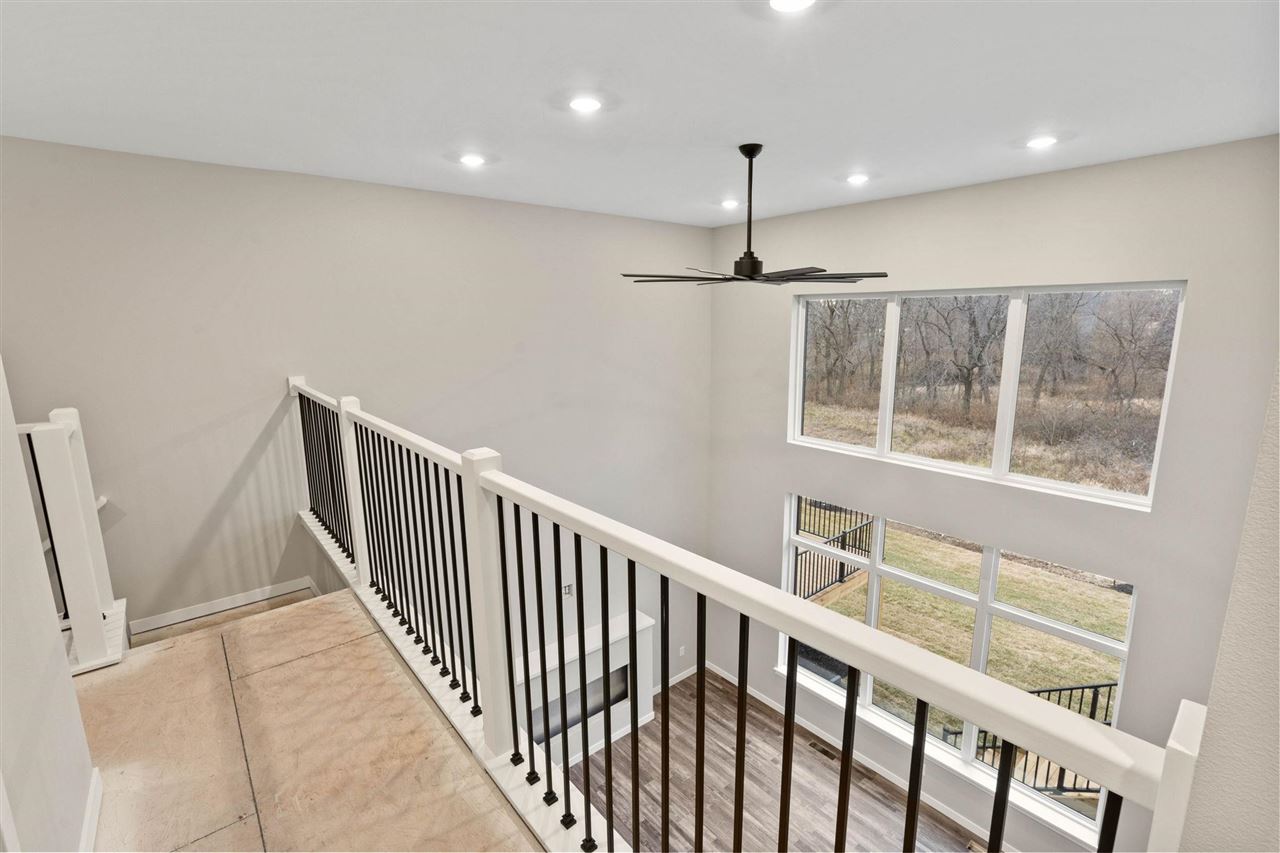 1185 Ivy Ln