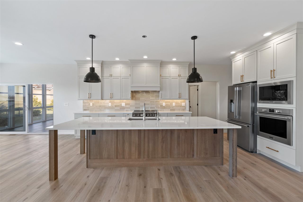 2964 Pine Hill Trce