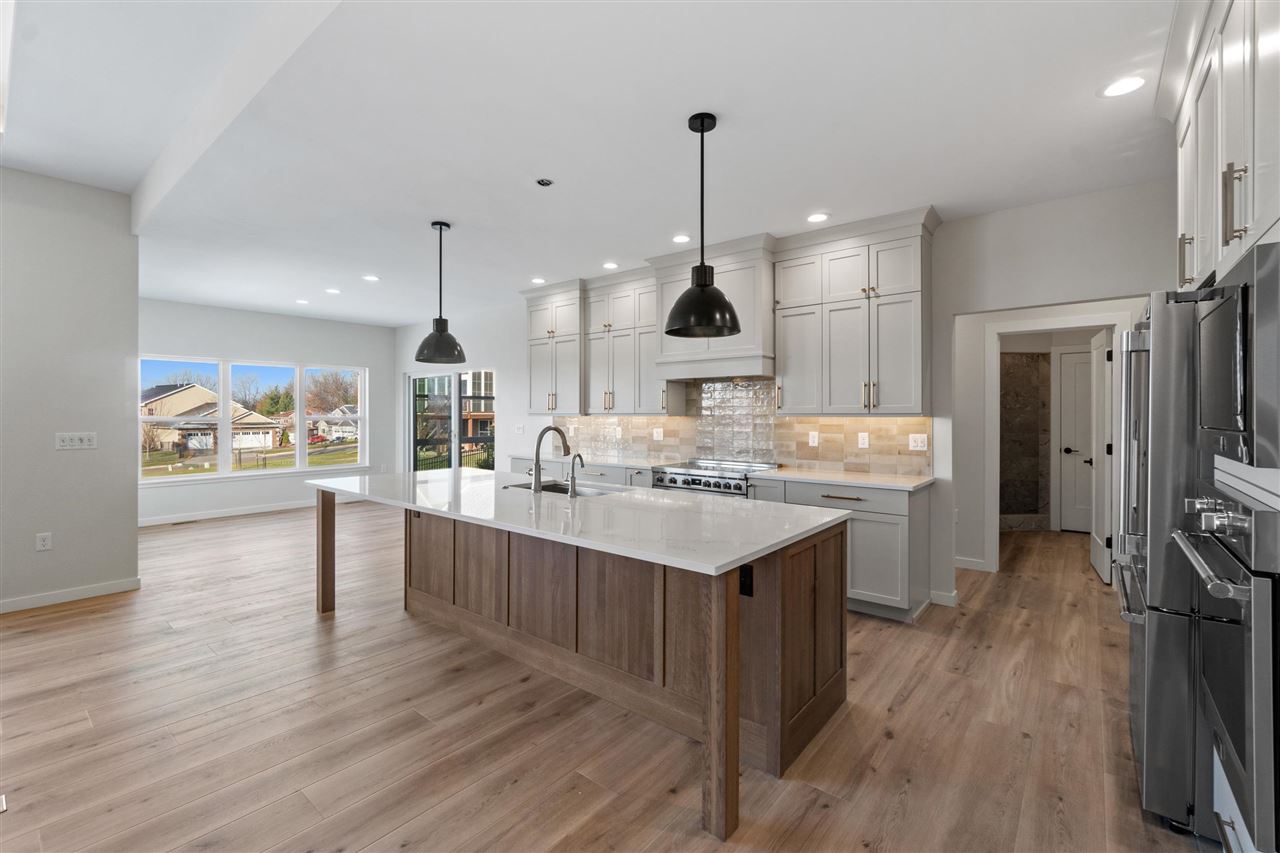 2964 Pine Hill Trce