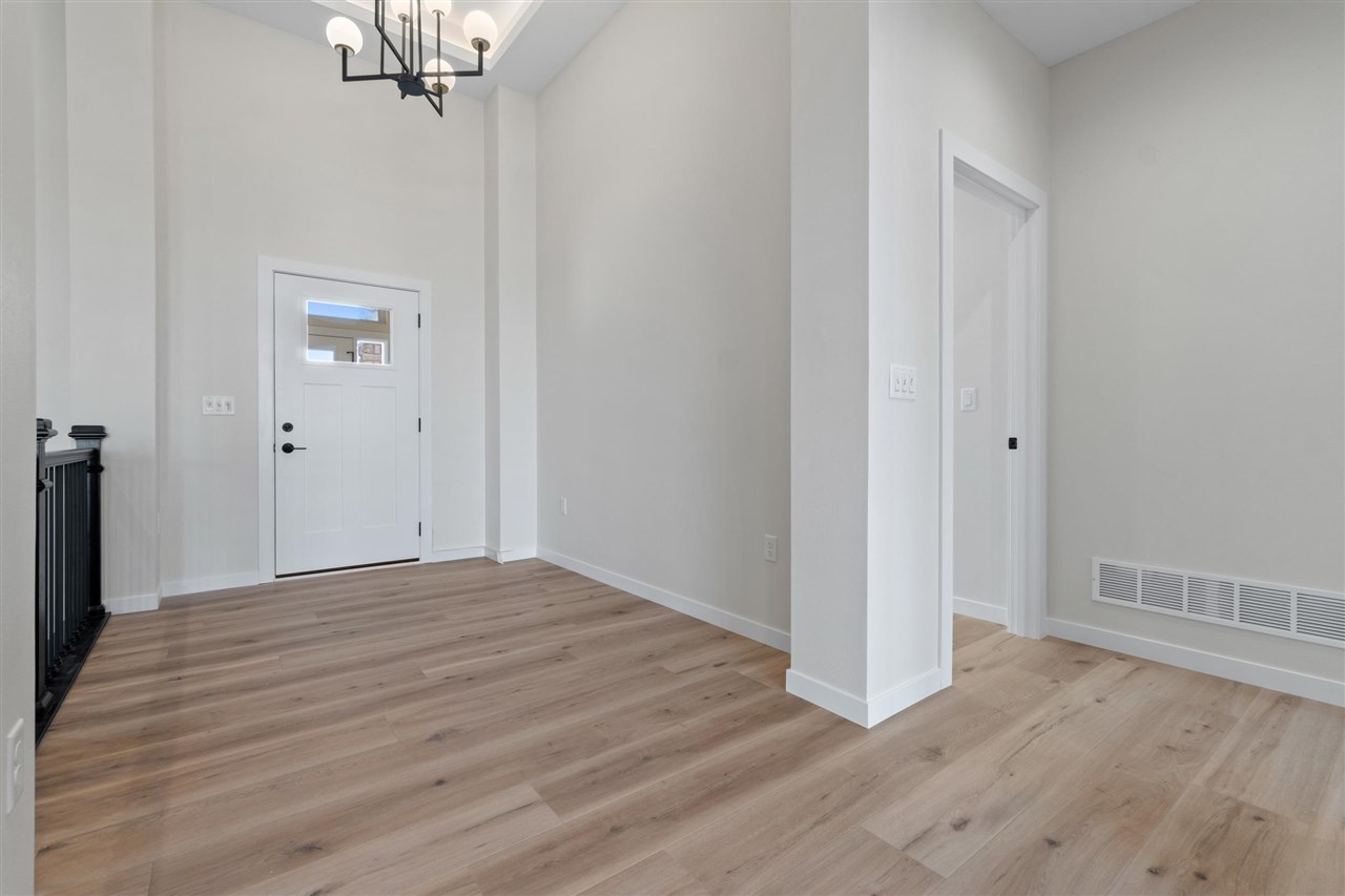 2964 Pine Hill Trce