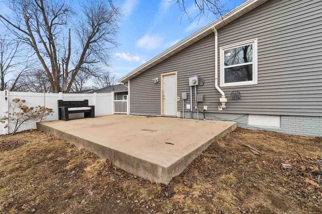35 E Zeller St