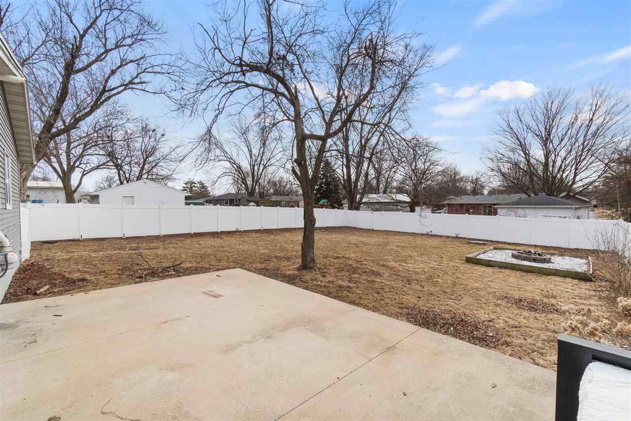 35 E Zeller St