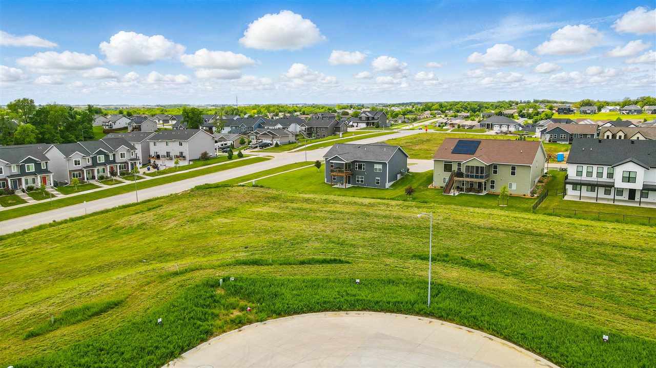 817 Rock Ridge Ct