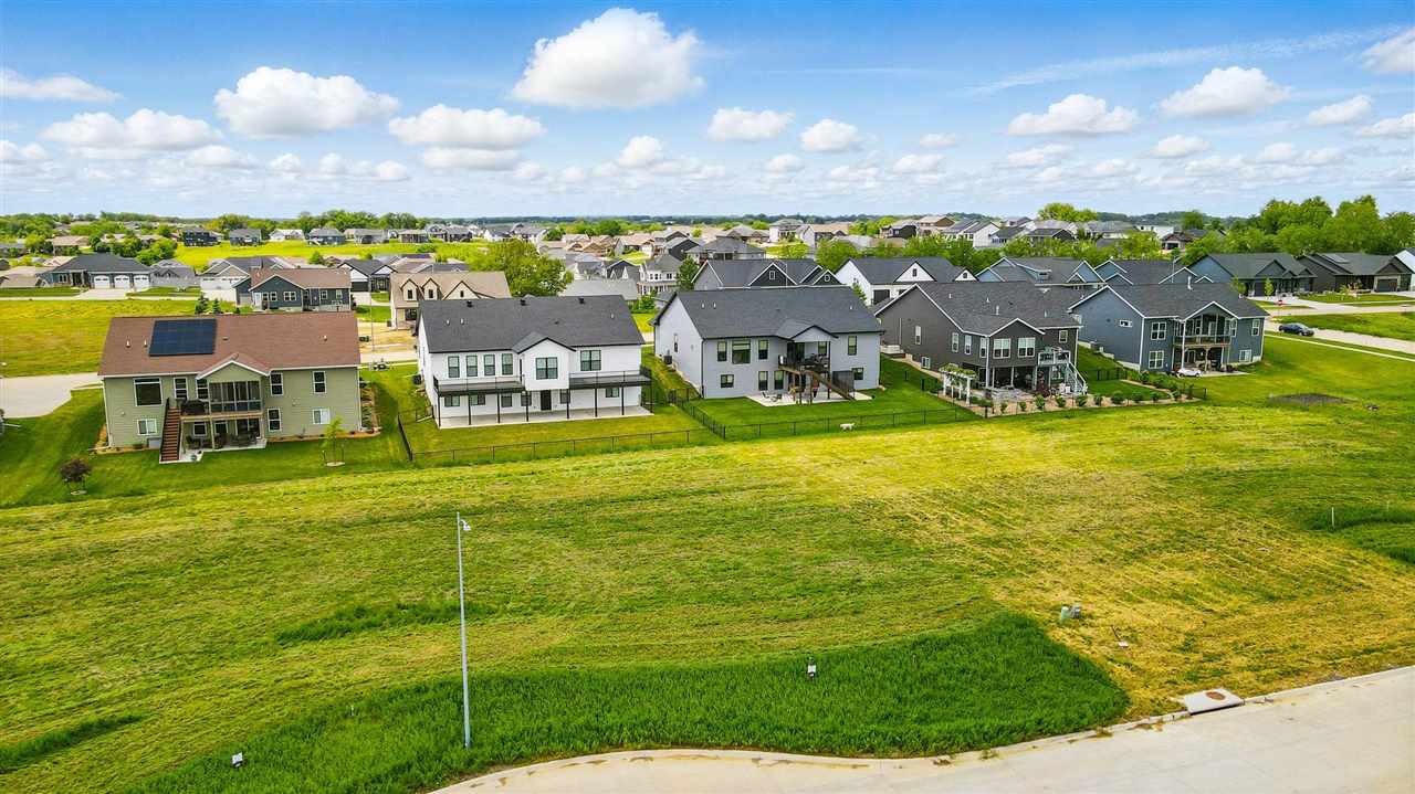 813 Rock Ridge Ct