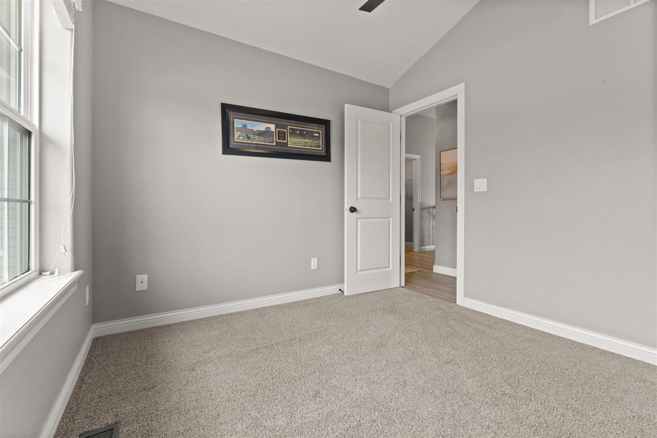 2470 Biltmore Ln