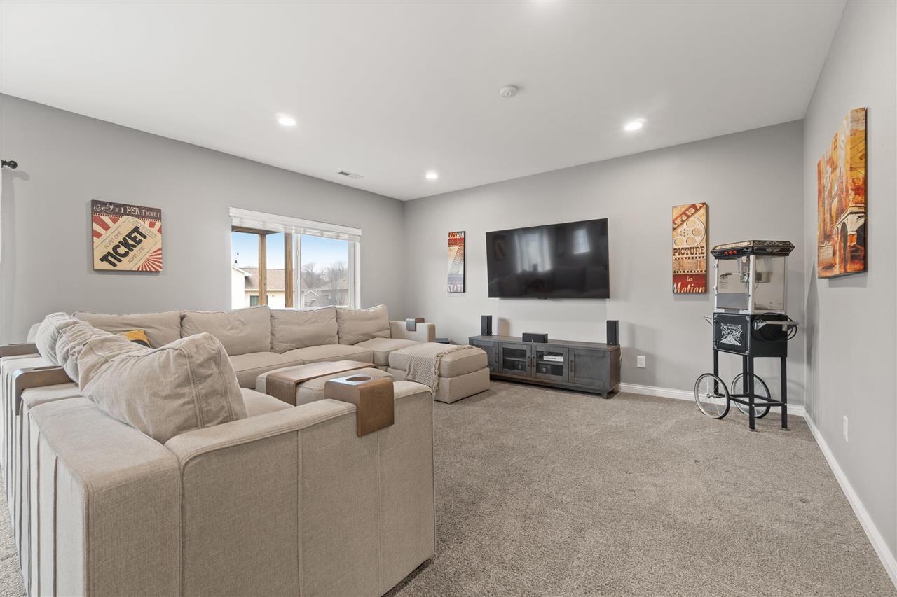 2470 Biltmore Ln
