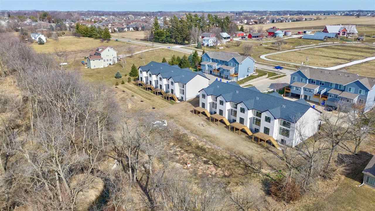 1125 Ivy Ln