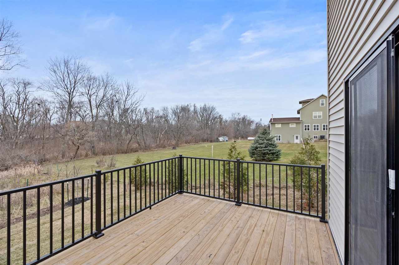 1115 Ivy Ln