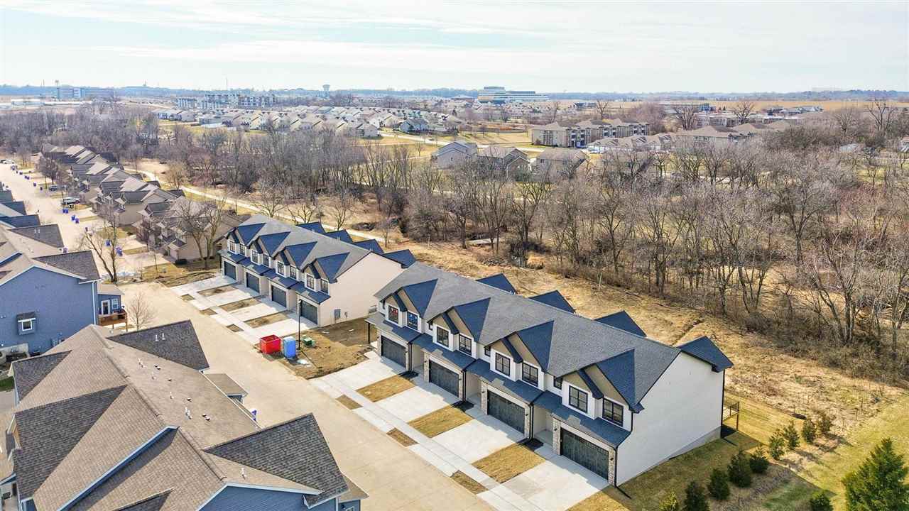 1115 Ivy Ln