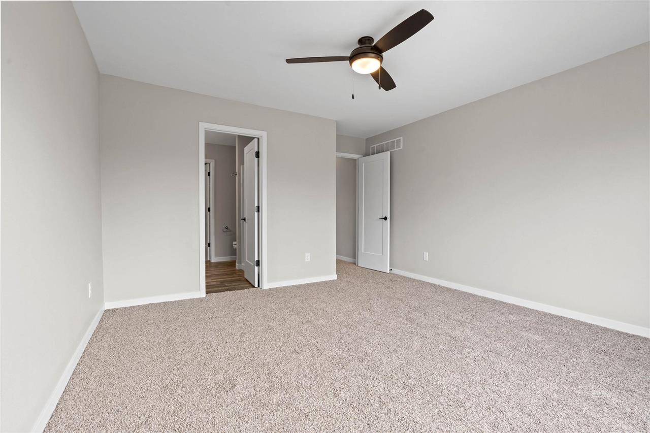 1115 Ivy Ln
