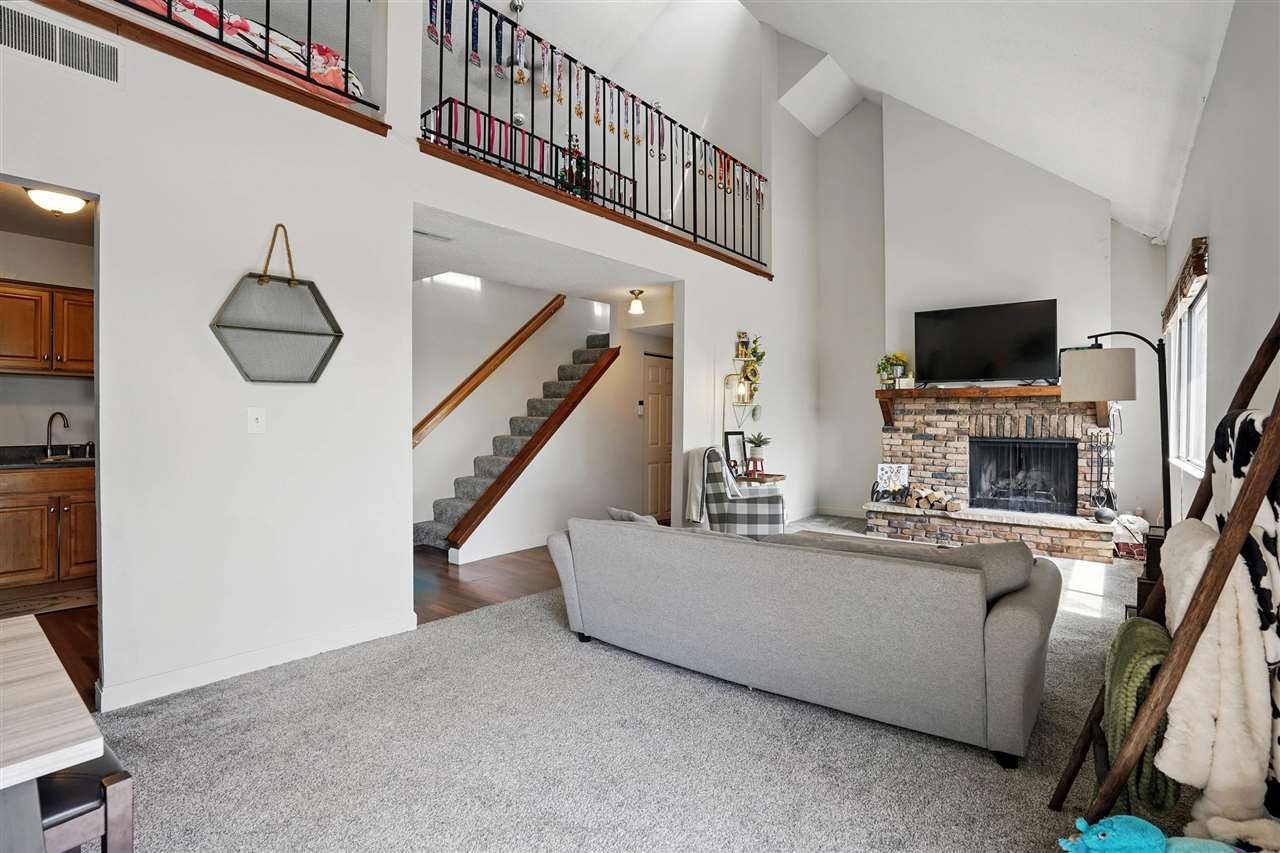 215 40th St Dr SE Unit: 304