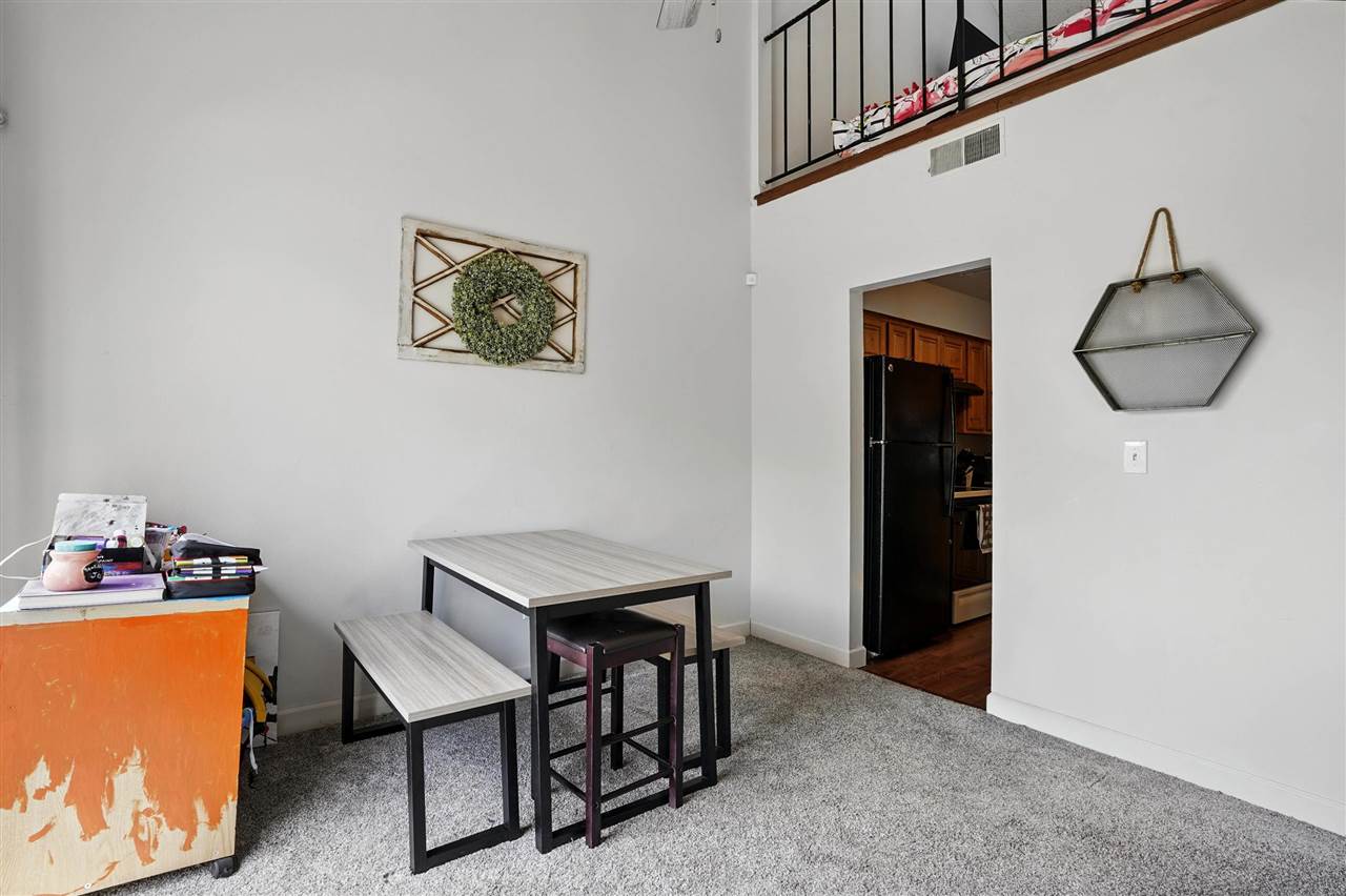 215 40th St Dr SE Unit: 304