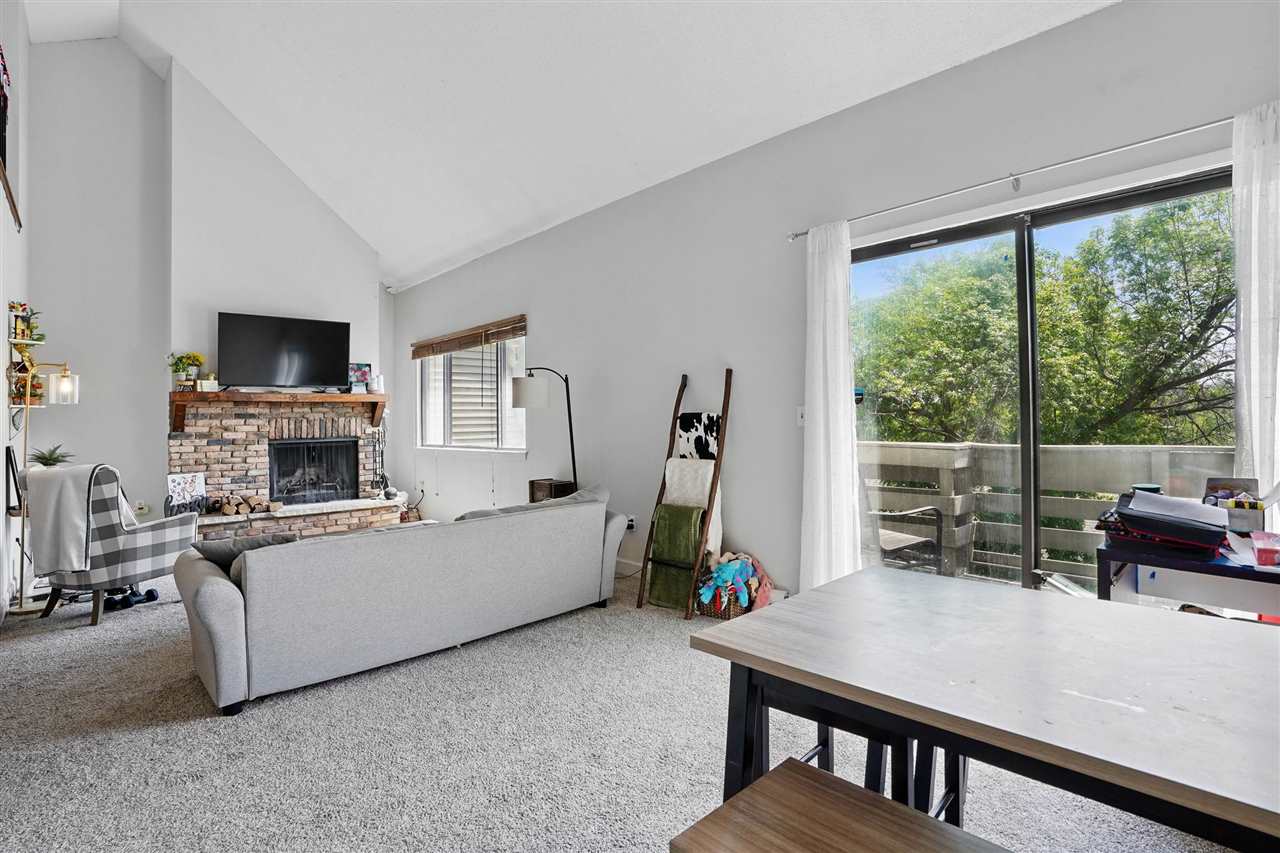 215 40th St Dr SE Unit: 304