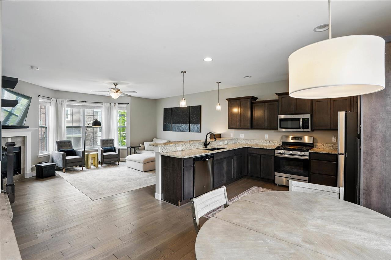 330 Clark Dr Unit: 2