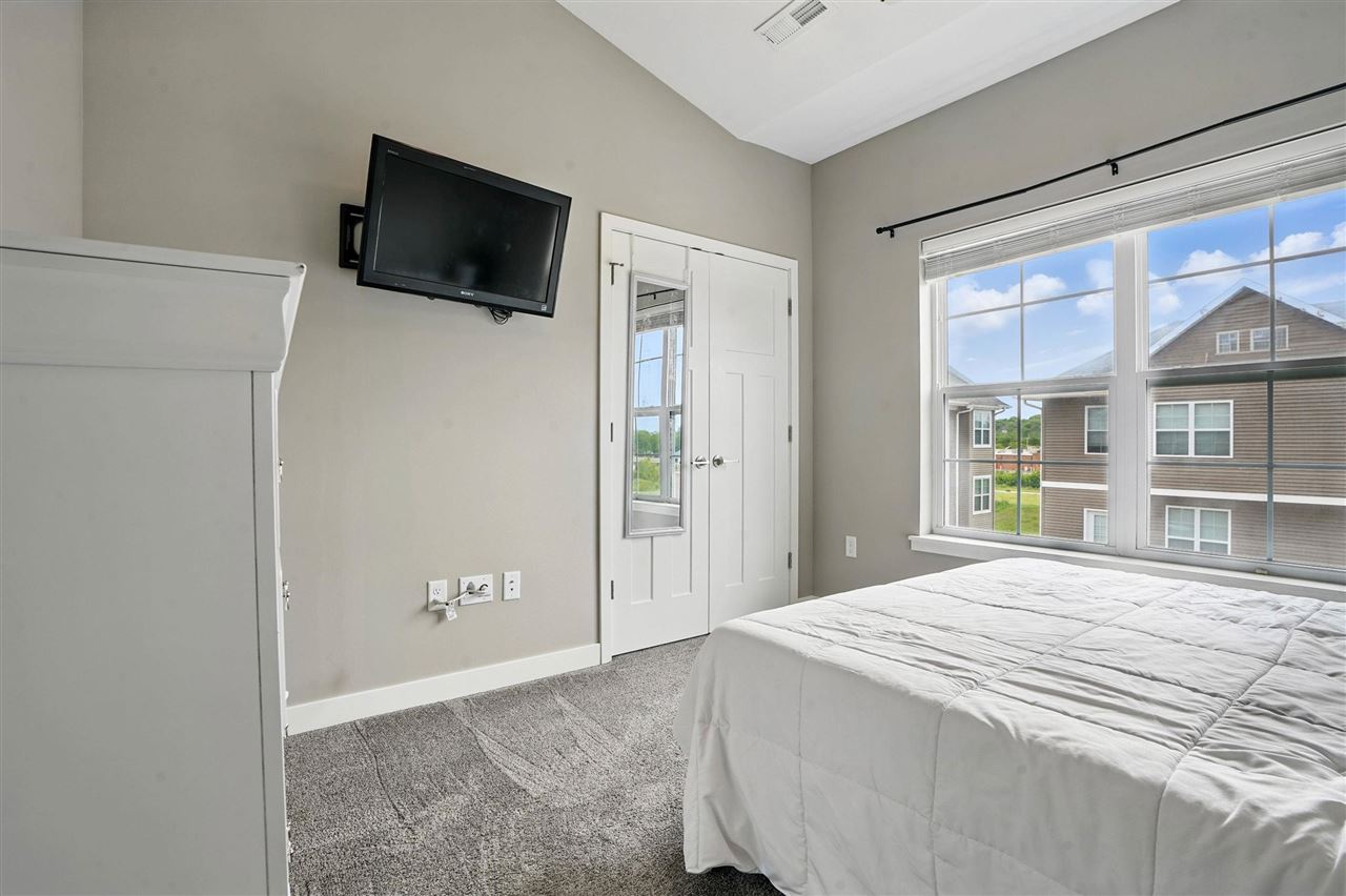 330 Clark Dr Unit: 2