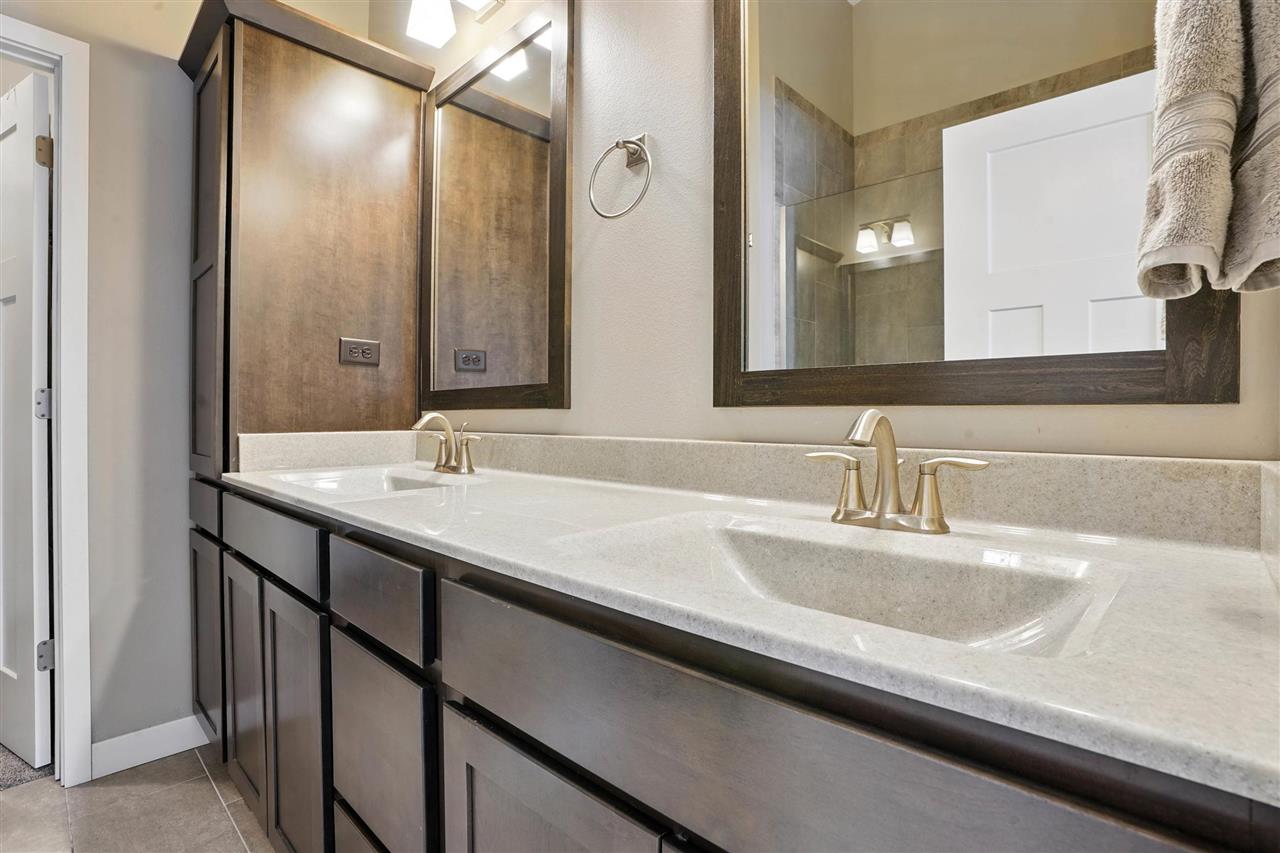 330 Clark Dr Unit: 2