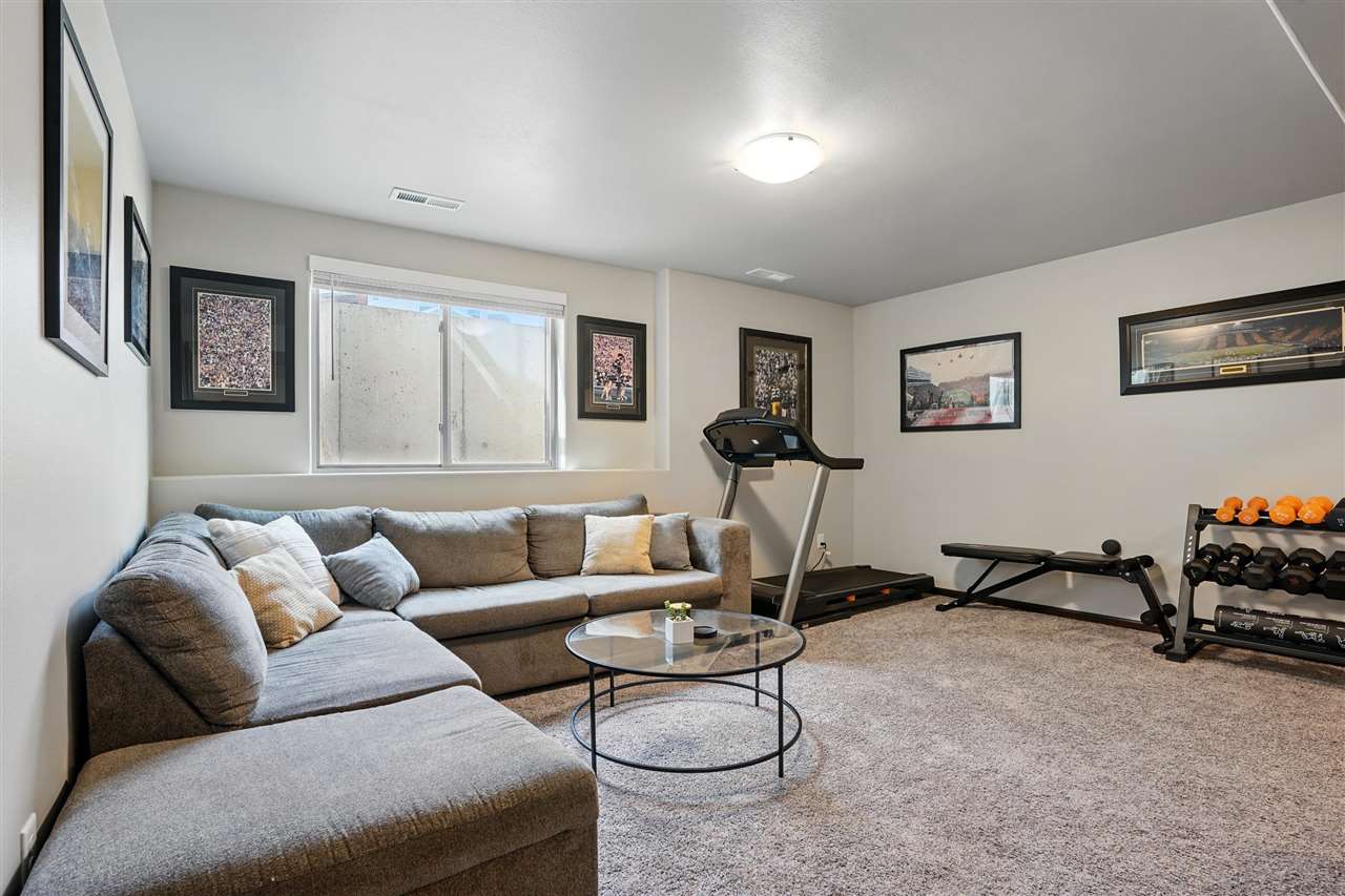 1175 Mary Ln