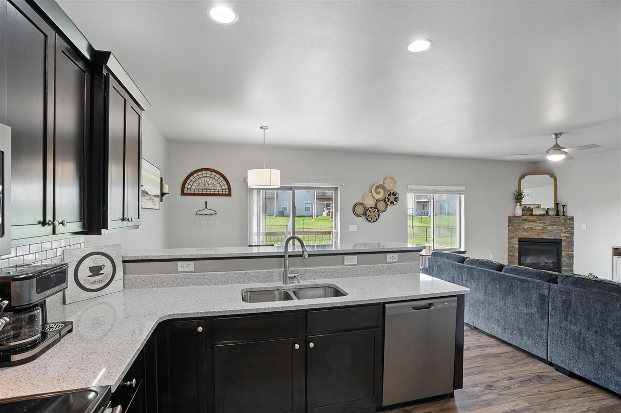 1175 Mary Ln