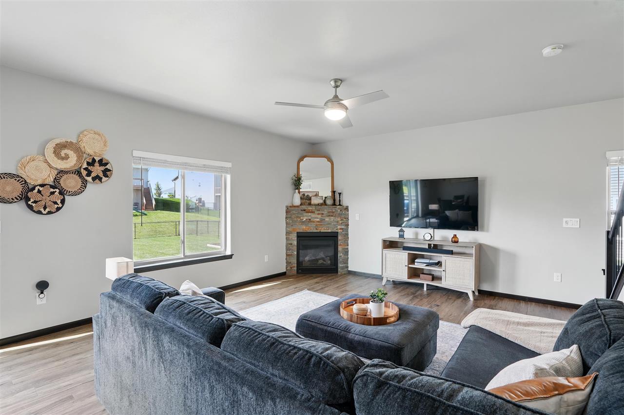 1175 Mary Ln
