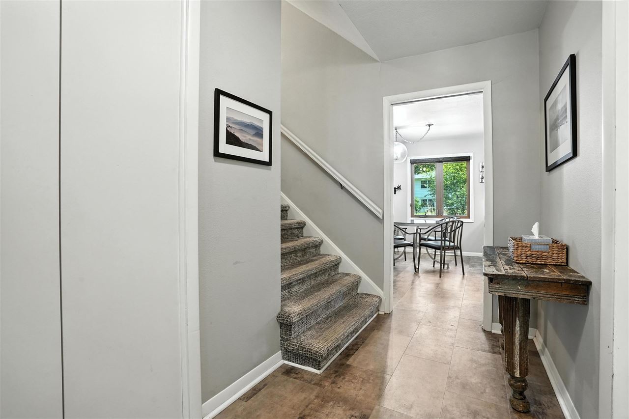 328 Highland Dr