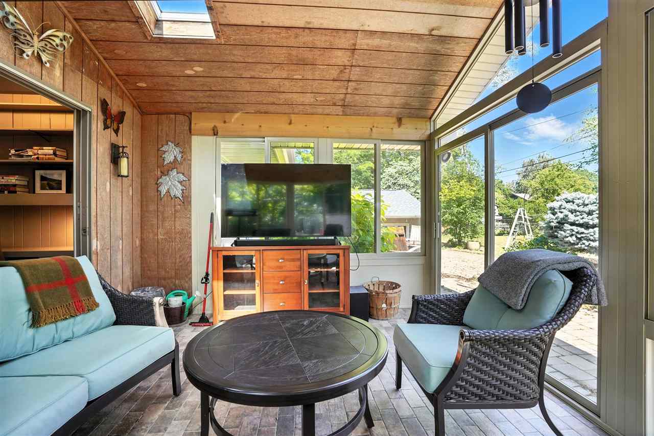 328 Highland Dr