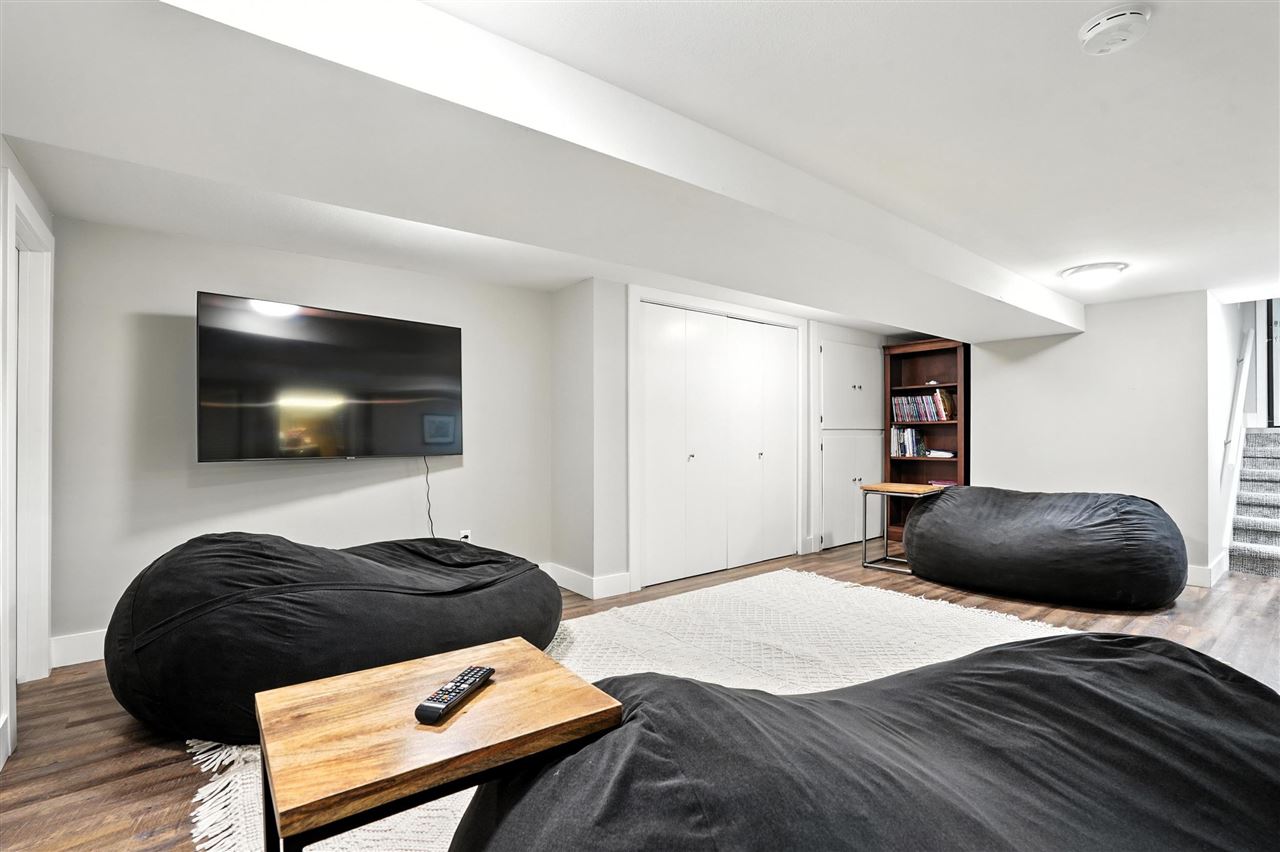 328 Highland Dr