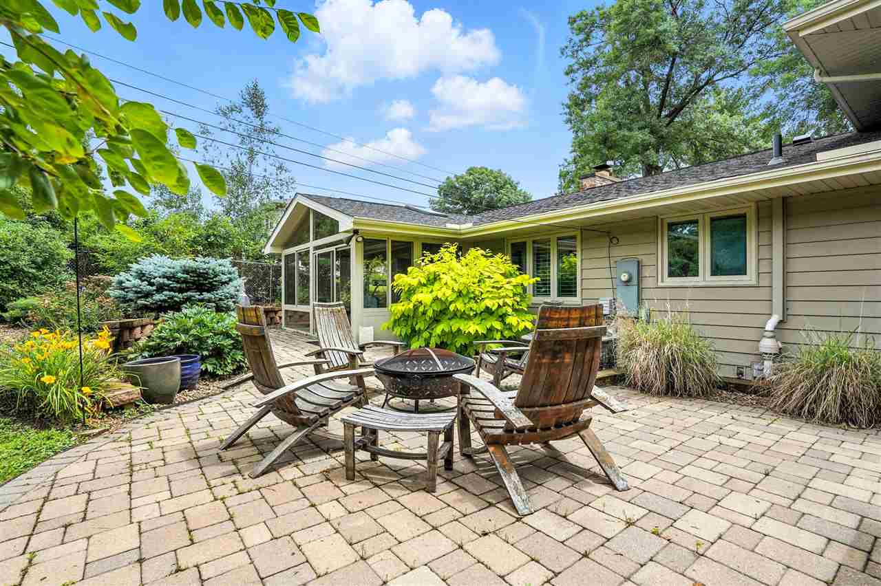 328 Highland Dr
