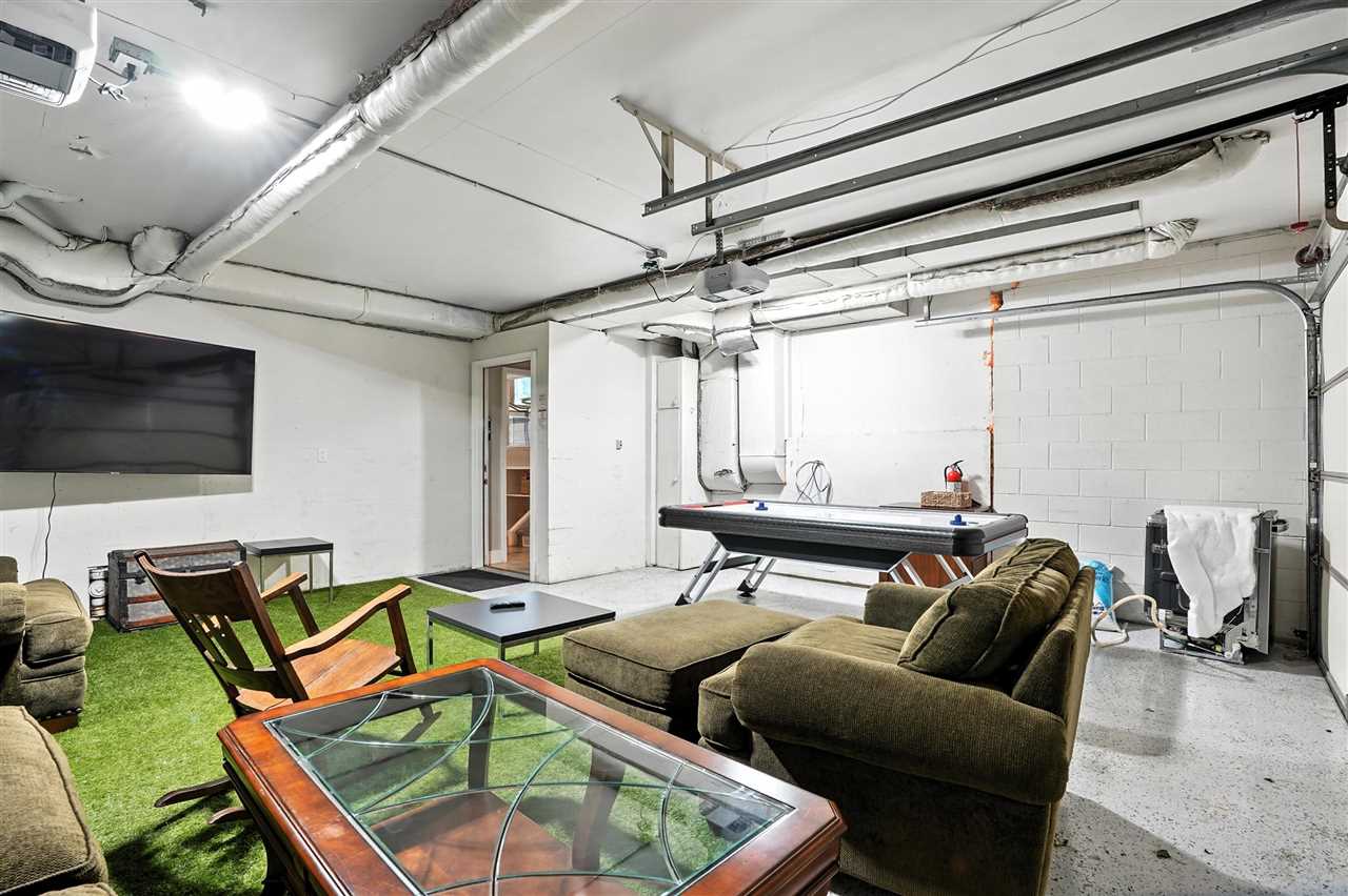 328 Highland Dr