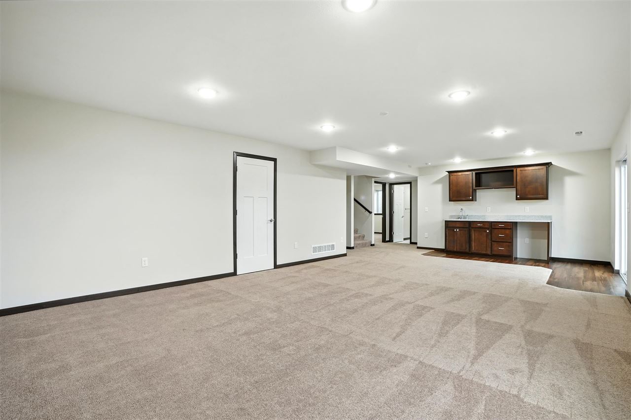 4432 Luke Dr
