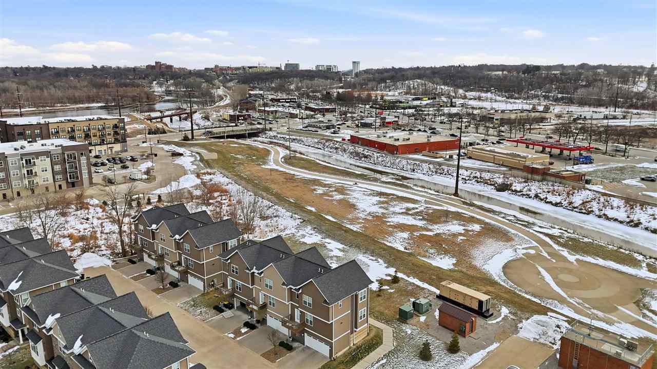 300 Clark Dr Unit: 1