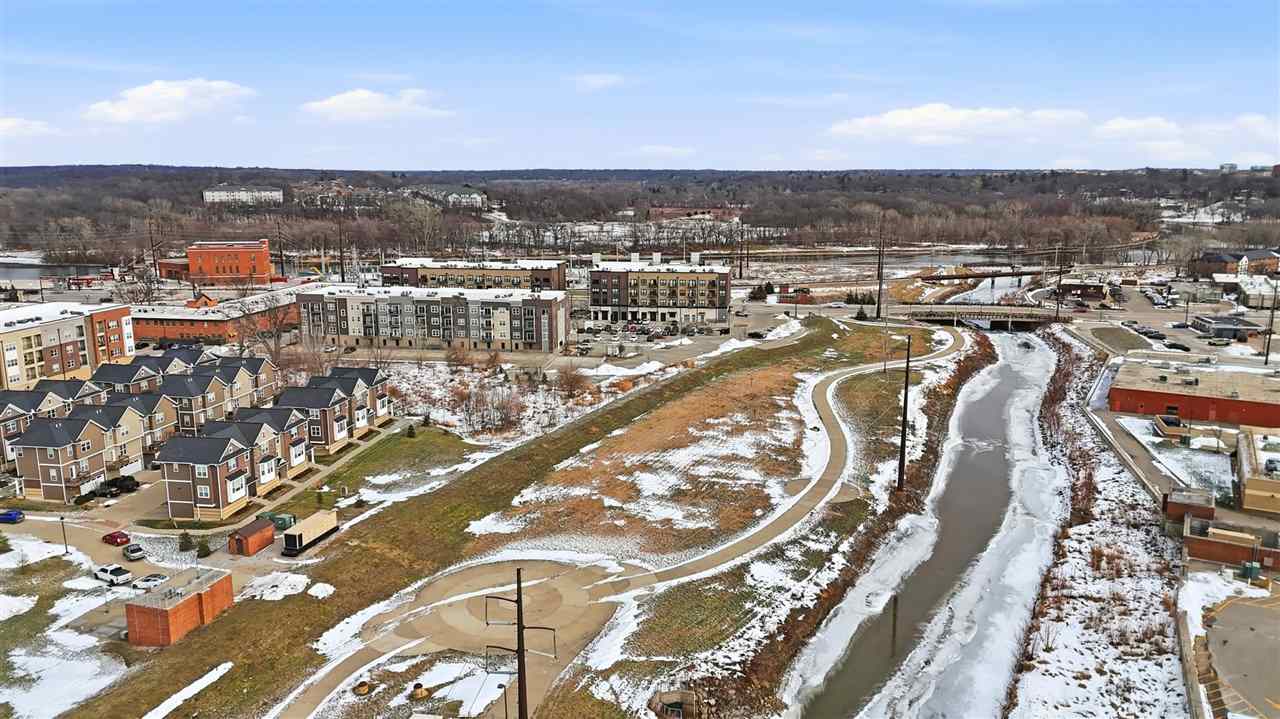 300 Clark Dr Unit: 1