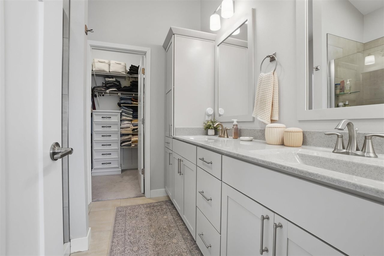 300 Clark Dr Unit: 1