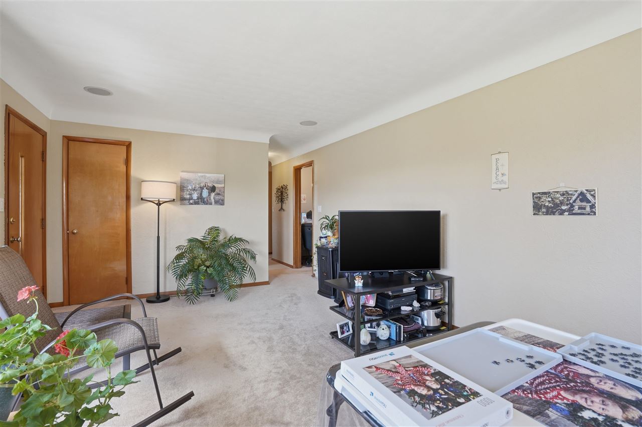 1920 Burch Ave NW