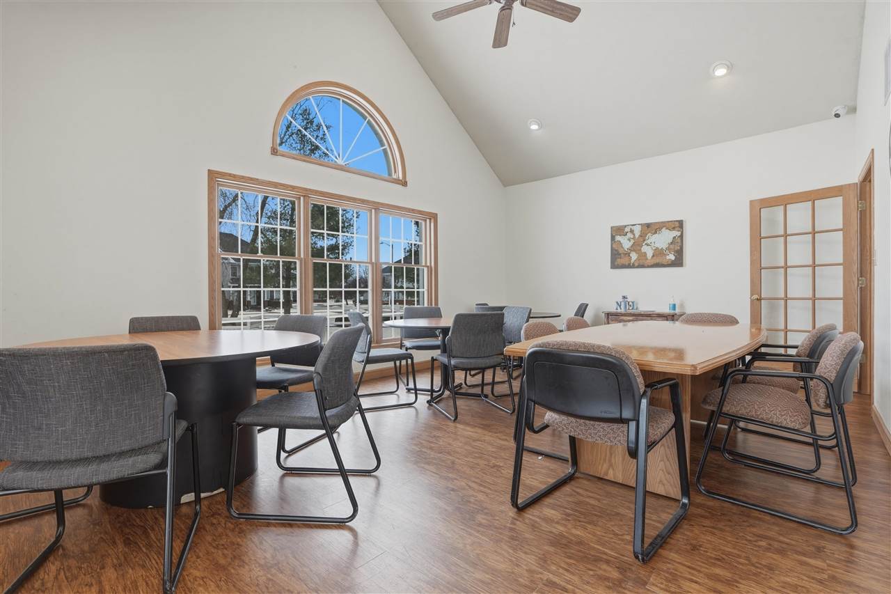 2824 Triple Crown Ln Unit: 9