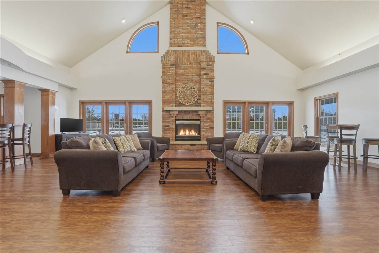 2824 Triple Crown Ln Unit: 9