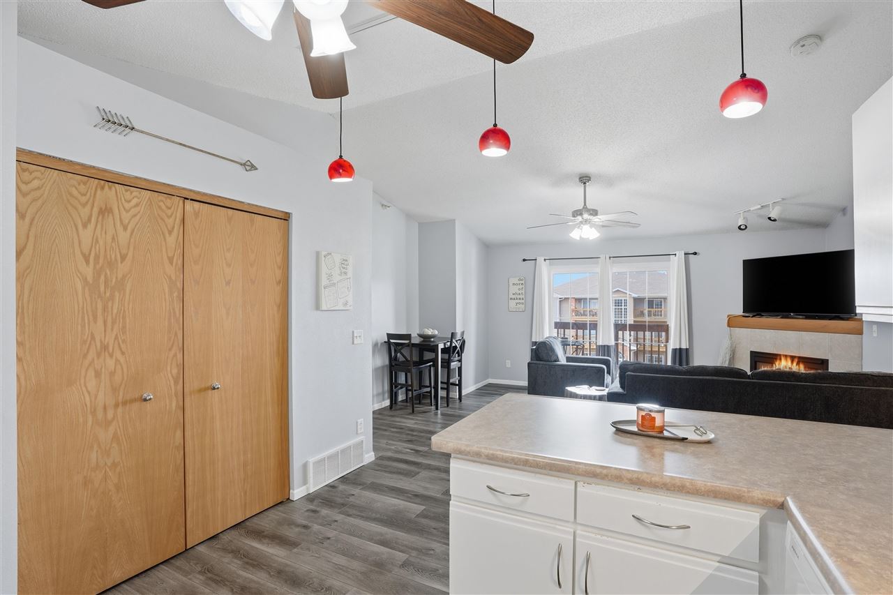 2824 Triple Crown Ln Unit: 9