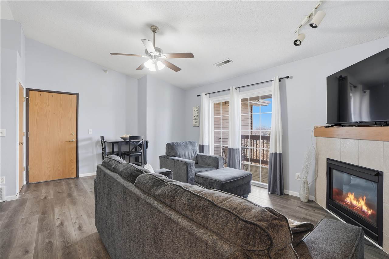 2824 Triple Crown Ln Unit: 9