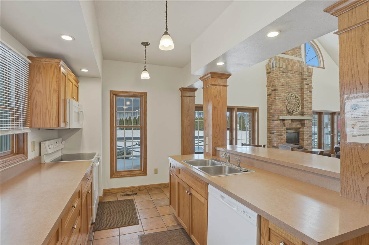 2824 Triple Crown Ln Unit: 9